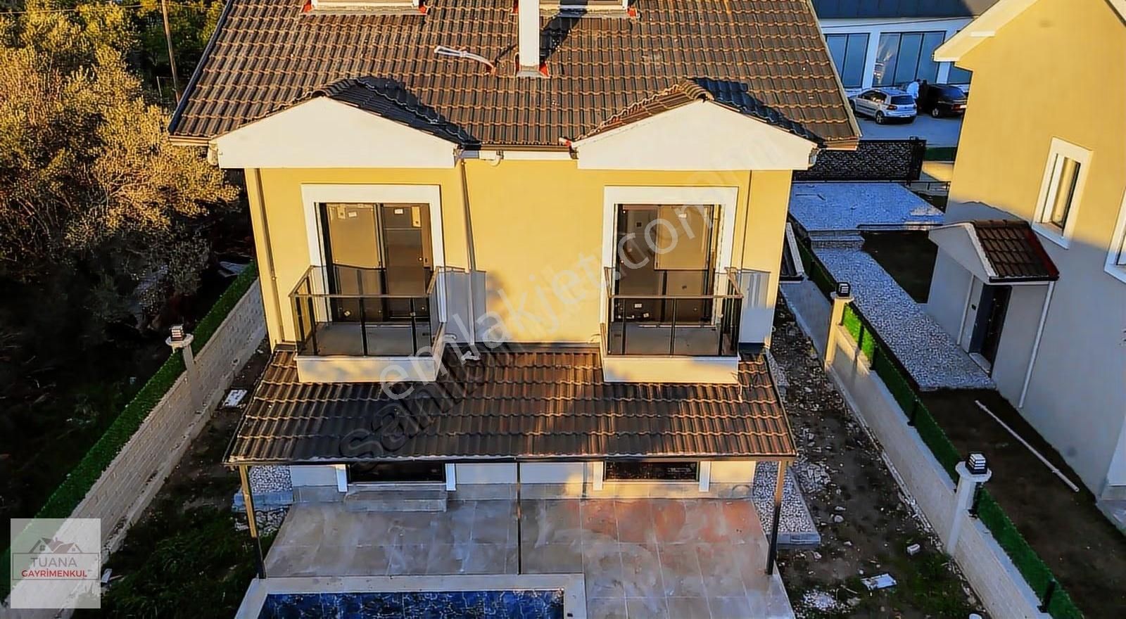 Tuana Emlak'tan Yeni Mahallede 4+1 Tam Müstail Villa - Görsel 22