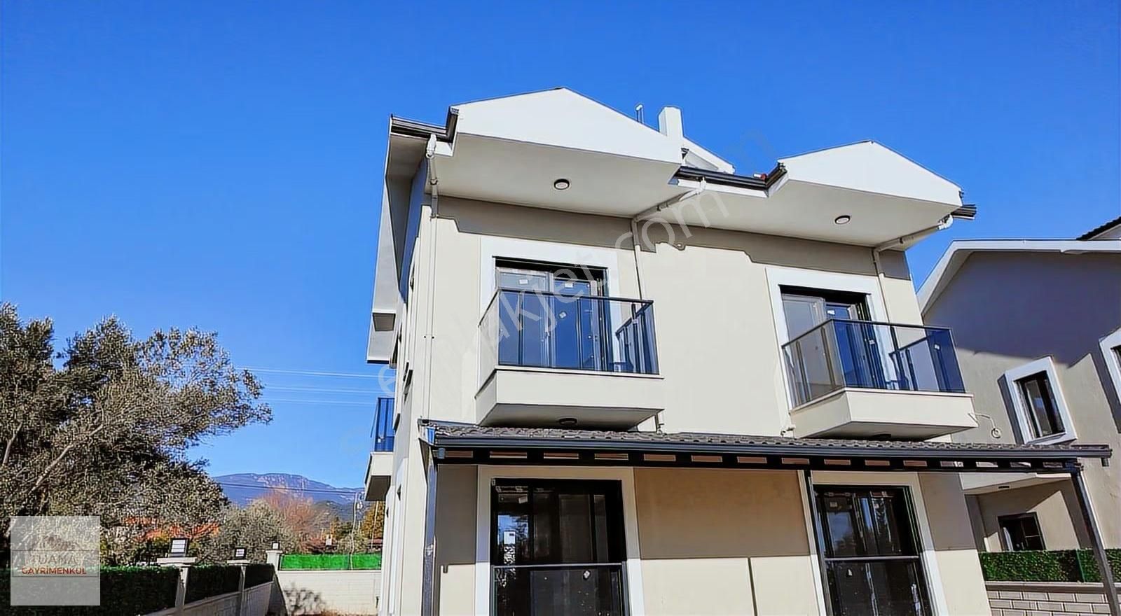 Tuana Emlak'tan Yeni Mahallede 4+1 Tam Müstail Villa - Görsel 30