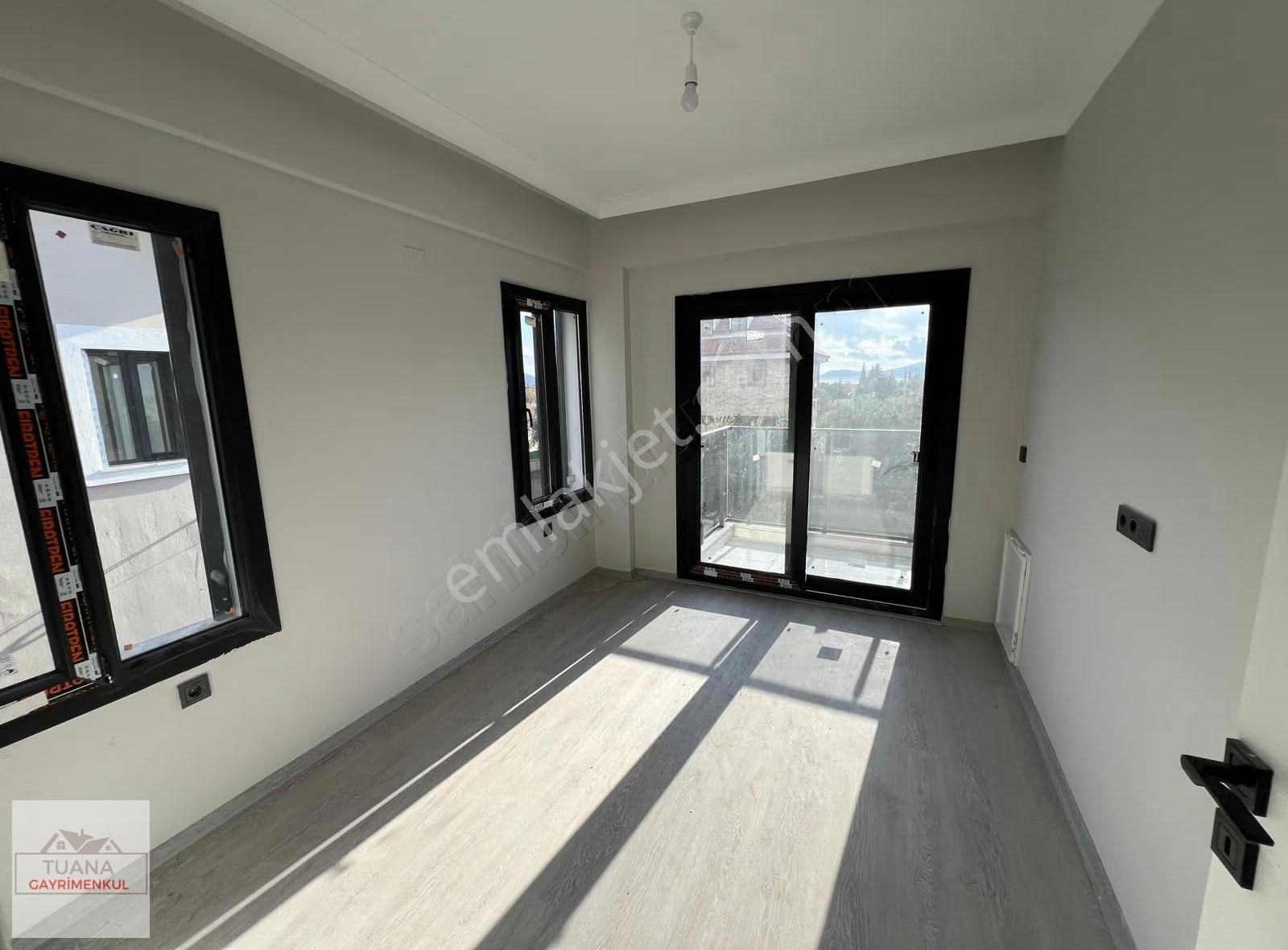 Tuana Emlak'tan Yeni Mahallede 4+1 Tam Müstail Villa - Görsel 10