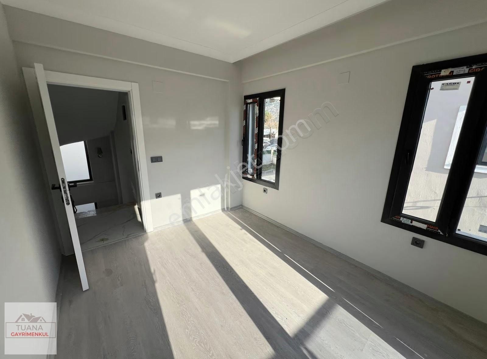 Tuana Emlak'tan Yeni Mahallede 4+1 Tam Müstail Villa - Görsel 4