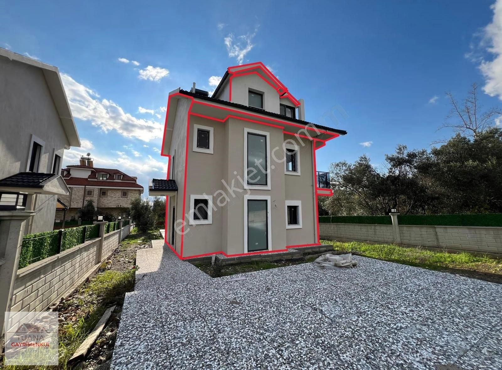 Tuana Emlak'tan Yeni Mahallede 4+1 Tam Müstail Villa - Görsel 33