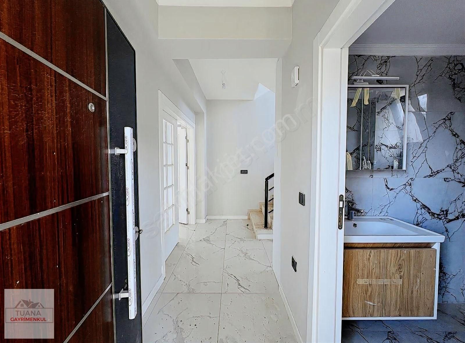 Tuana Emlak'tan Yeni Mahallede 4+1 Tam Müstail Villa - Görsel 2