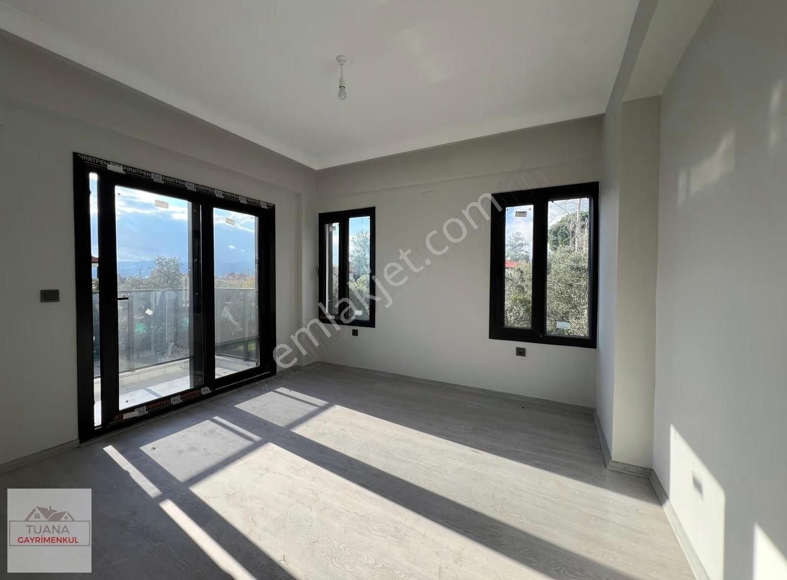 Tuana Emlak'tan Yeni Mahallede 4+1 Tam Müstail Villa - Görsel 31