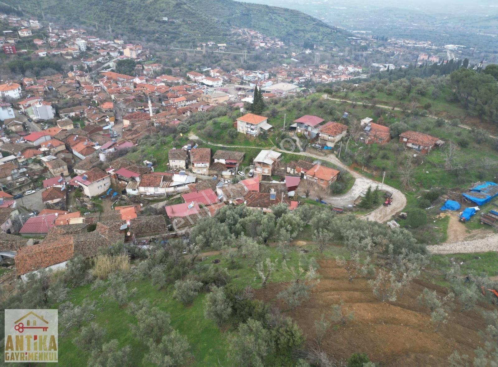 Antika Gayrimenkul'den Bademli De Satılık 326 M2 İmarlı Arsa