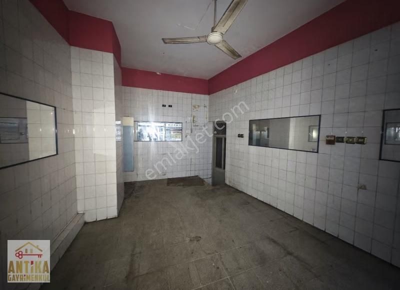 Antika Gayrimenkul'den Çarşı Merkezde Kiralık Dükkan - Görsel 2