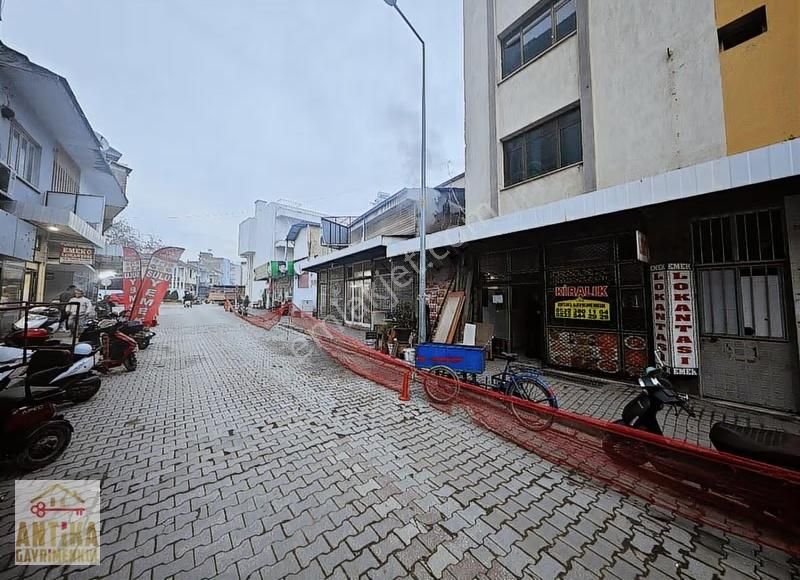 Antika Gayrimenkul'den Çarşı Merkezde Kiralık Dükkan - Görsel 3