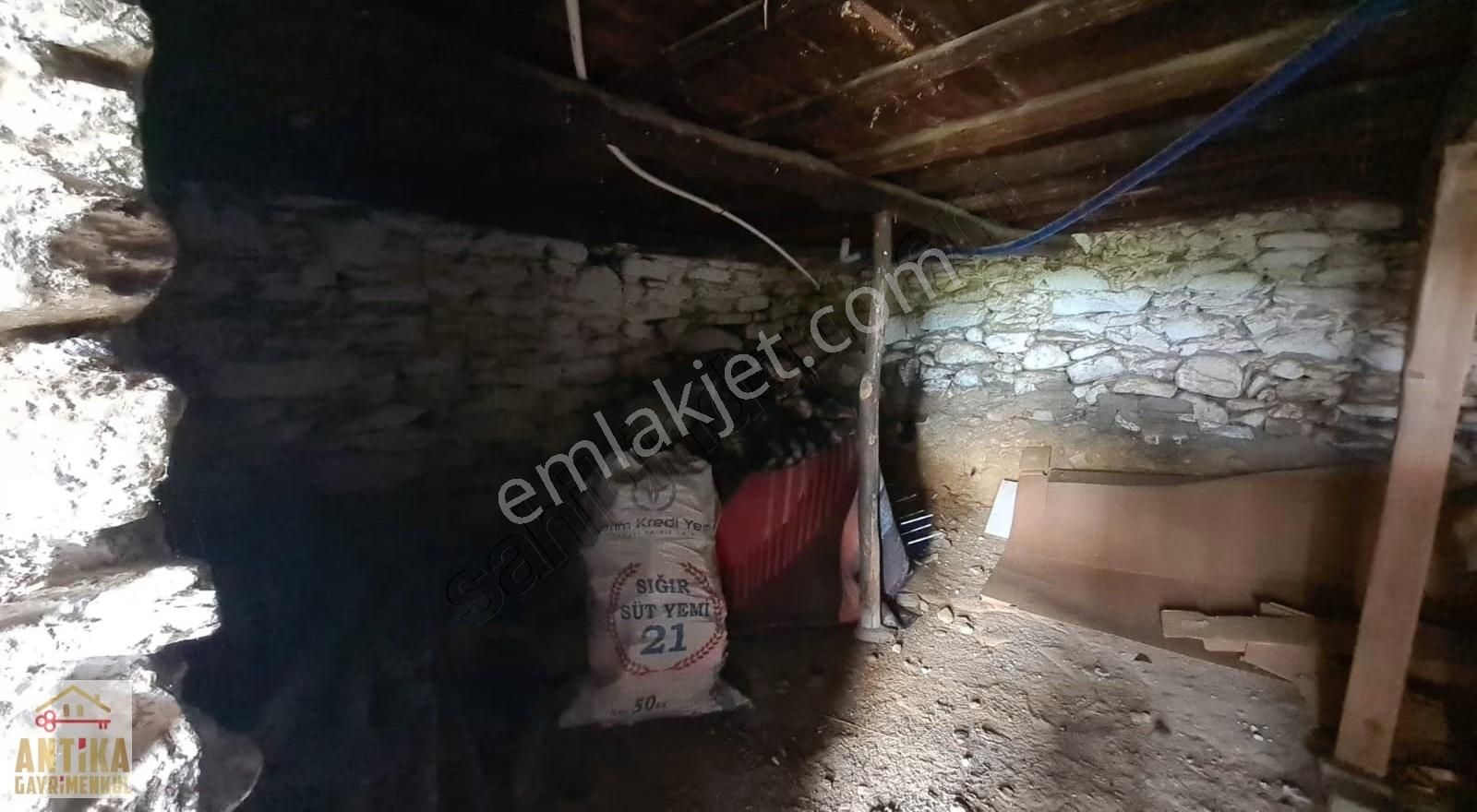 Antika'dan Birgi De Doğa İle İç İçe Satılık Tarihi Müstakil Ev - Görsel 8