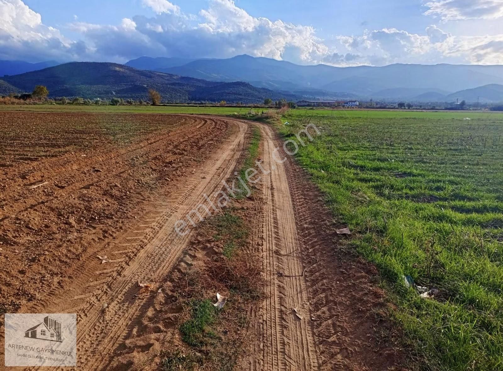 Artenew Emlak'tan İzmìr Tírede Satılık Arsa Bahçe