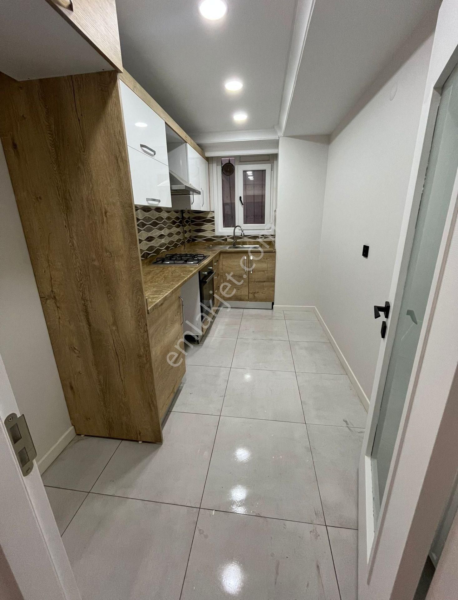 Cevizli Mahallesinde Minübüs Caddesine 2.bina Site Desatılık 3+1 Daire - Görsel 17