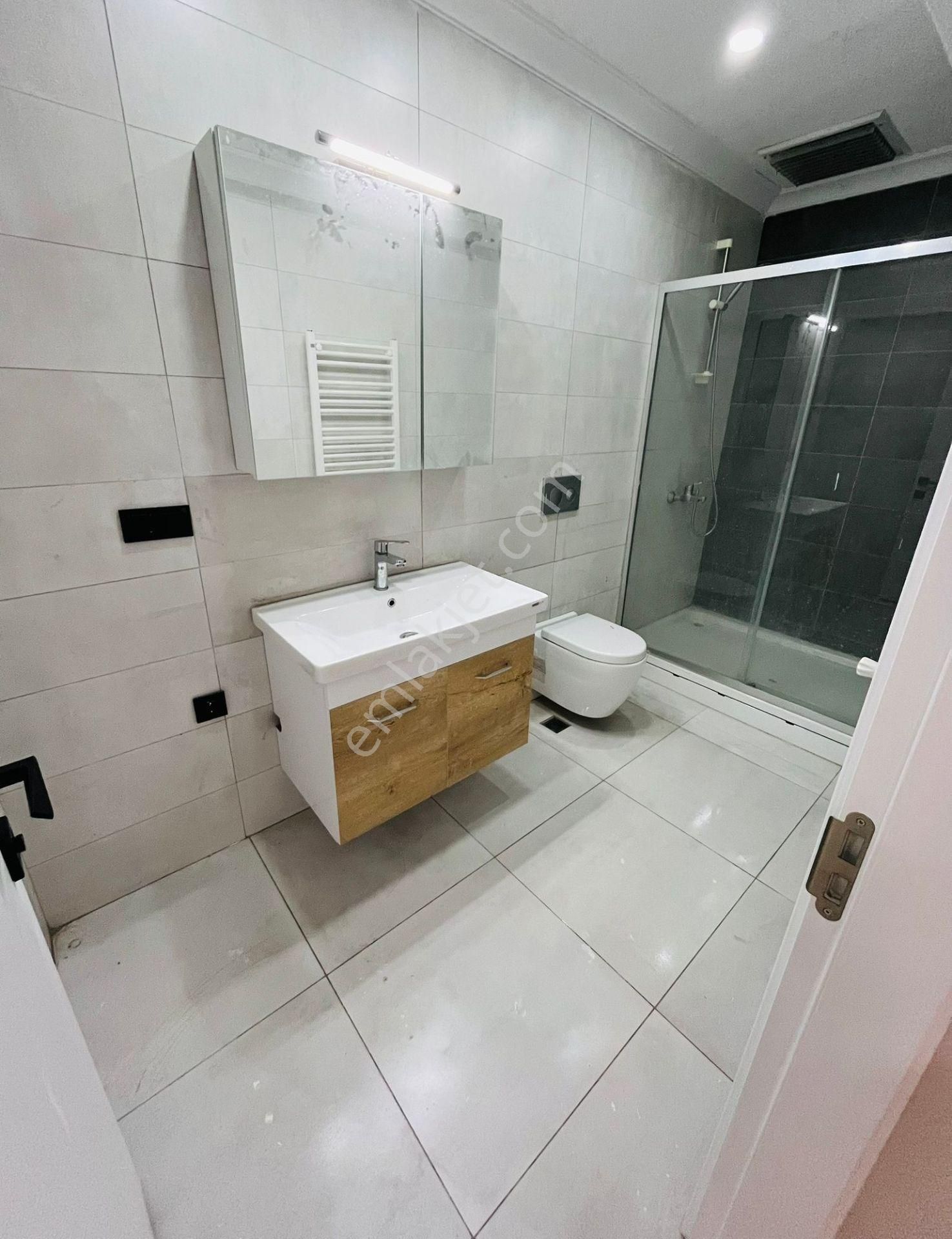 Cevizli Mahallesinde Minübüs Caddesine 2.bina Site Desatılık 3+1 Daire - Görsel 24