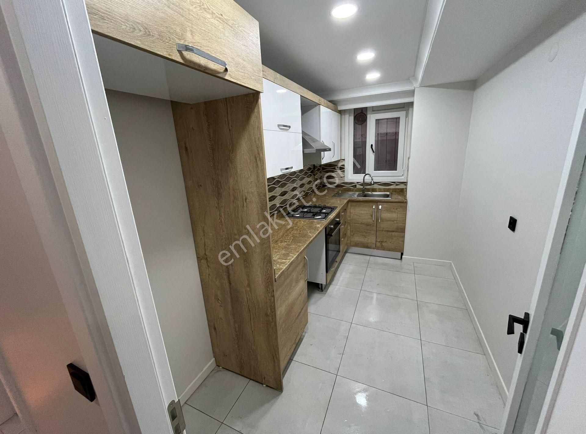 Cevizli Mahallesinde Minübüs Caddesine 2.bina Site Desatılık 3+1 Daire - Görsel 21