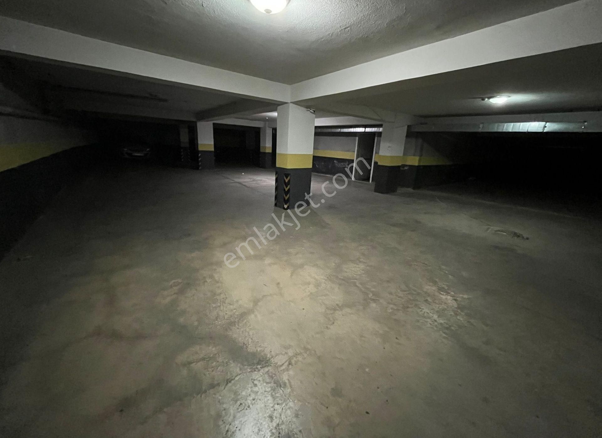 Cevizli Mahallesinde Minübüs Caddesine 2.bina Site Desatılık 3+1 Daire - Görsel 4