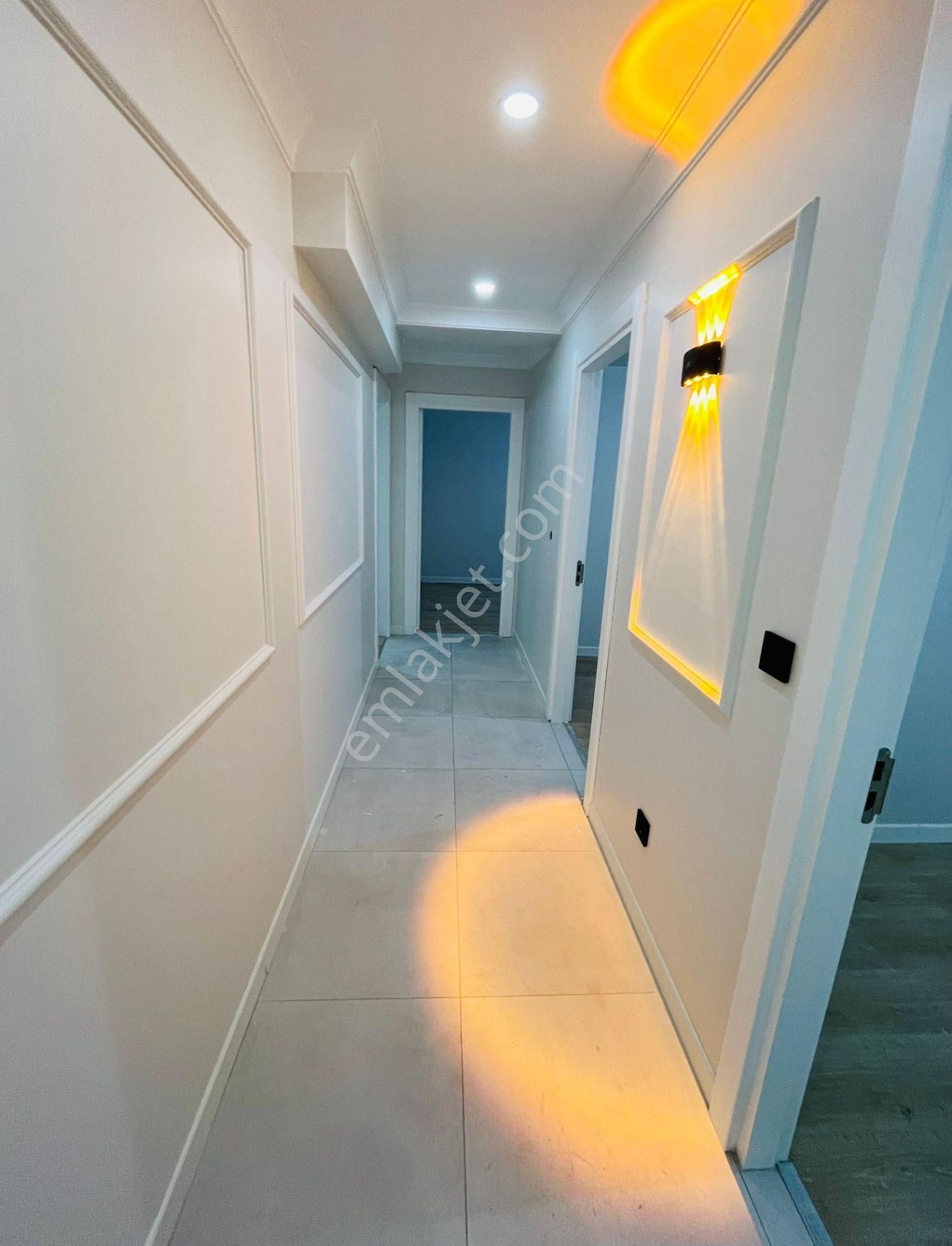 Cevizli Mahallesinde Minübüs Caddesine 2.bina Site Desatılık 3+1 Daire - Görsel 7