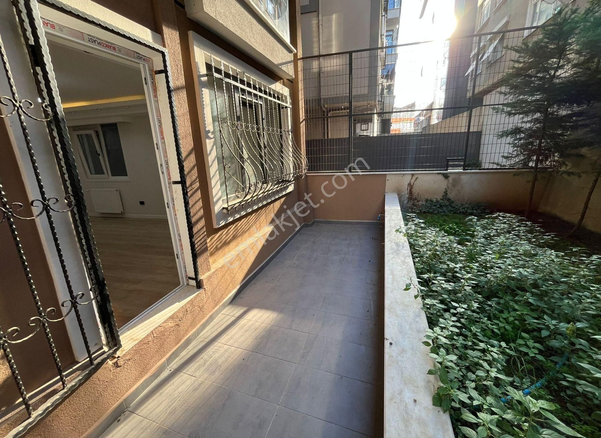 Cevizli Mahallesinde Minübüs Caddesine 2.bina Site Desatılık 3+1 Daire - Görsel 3