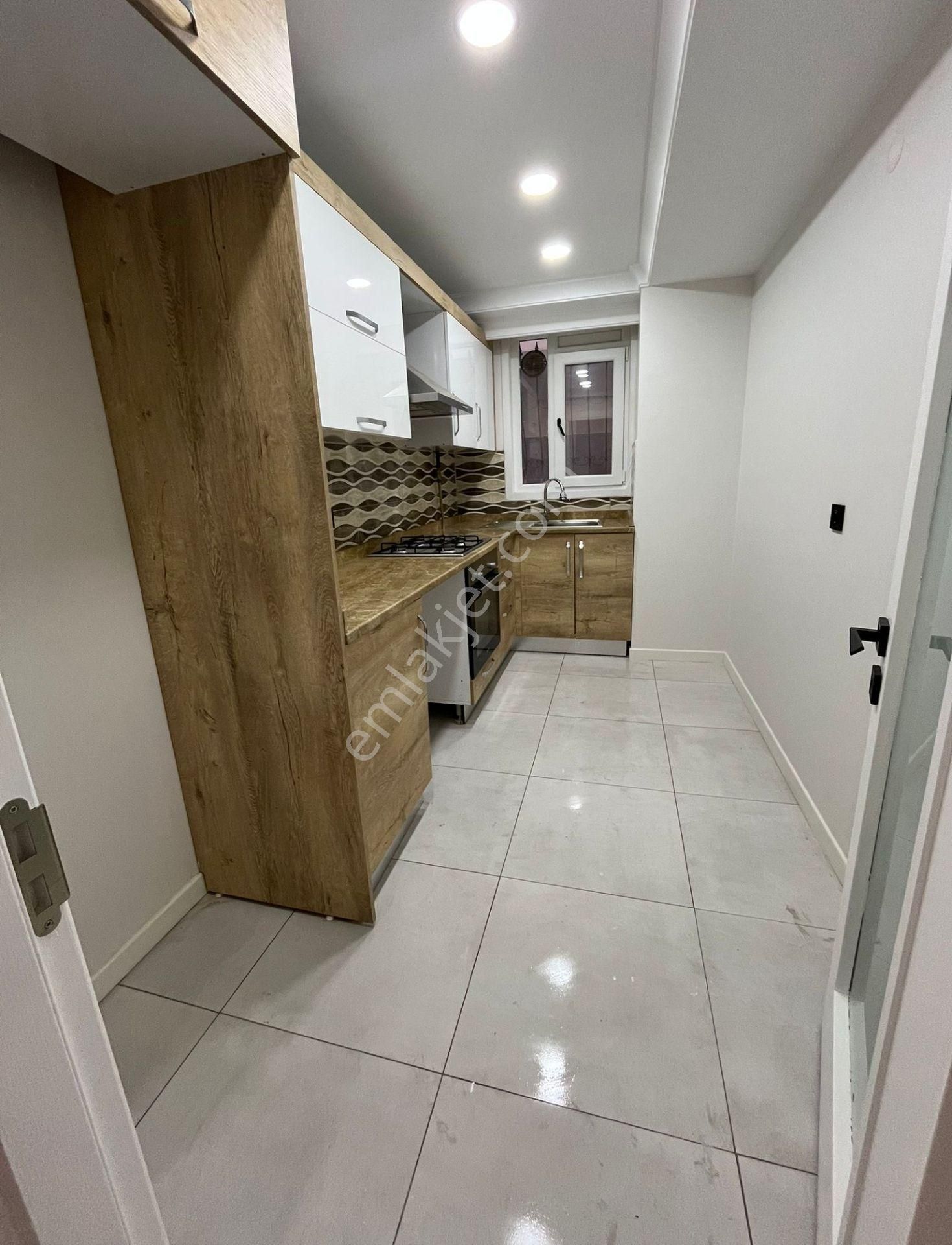 Cevizli Mahallesinde Minübüs Caddesine 2.bina Site Desatılık 3+1 Daire - Görsel 16