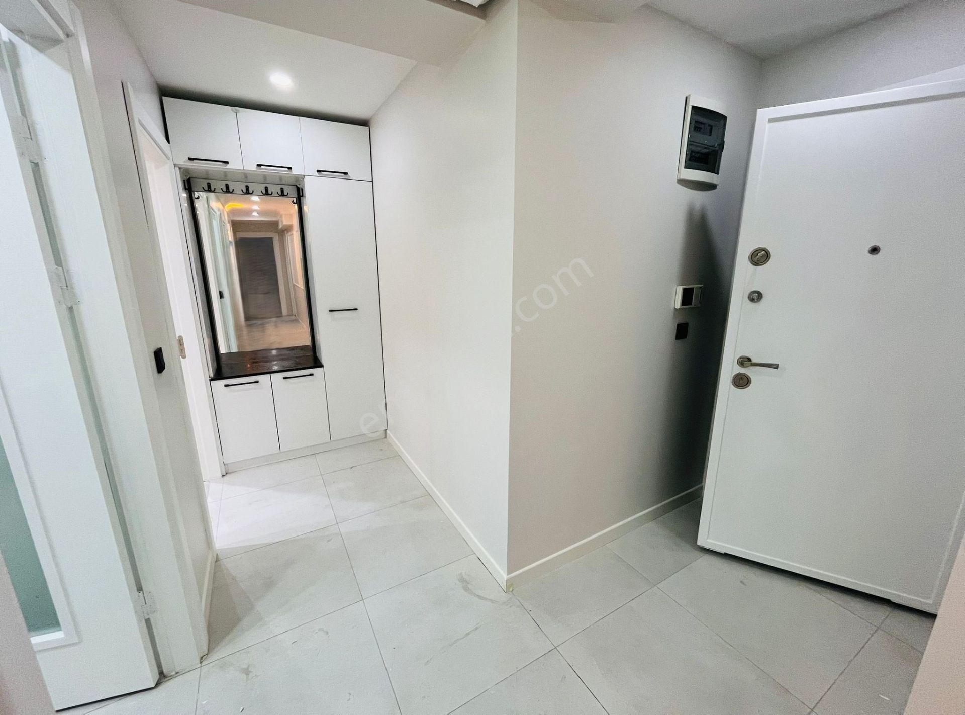 Cevizli Mahallesinde Minübüs Caddesine 2.bina Site Desatılık 3+1 Daire - Görsel 5