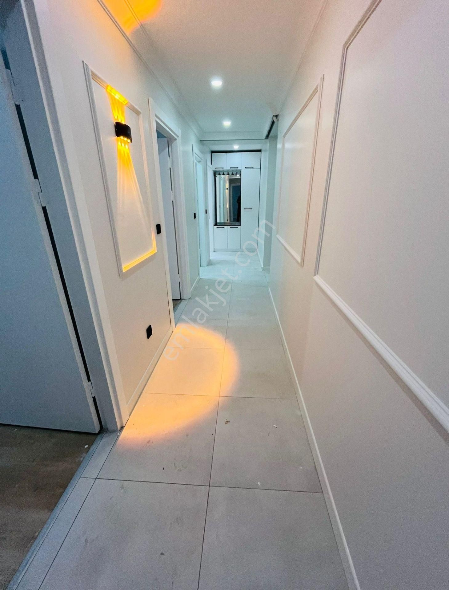 Cevizli Mahallesinde Minübüs Caddesine 2.bina Site Desatılık 3+1 Daire - Görsel 8