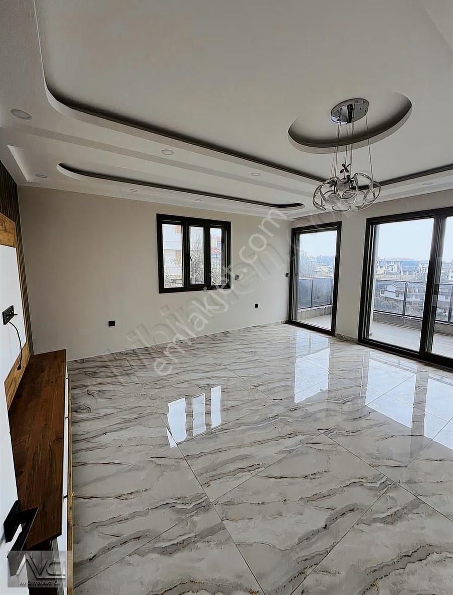 Avcı'dan Altınoluk'ta 4+2 Lüks Villa - Görsel 15