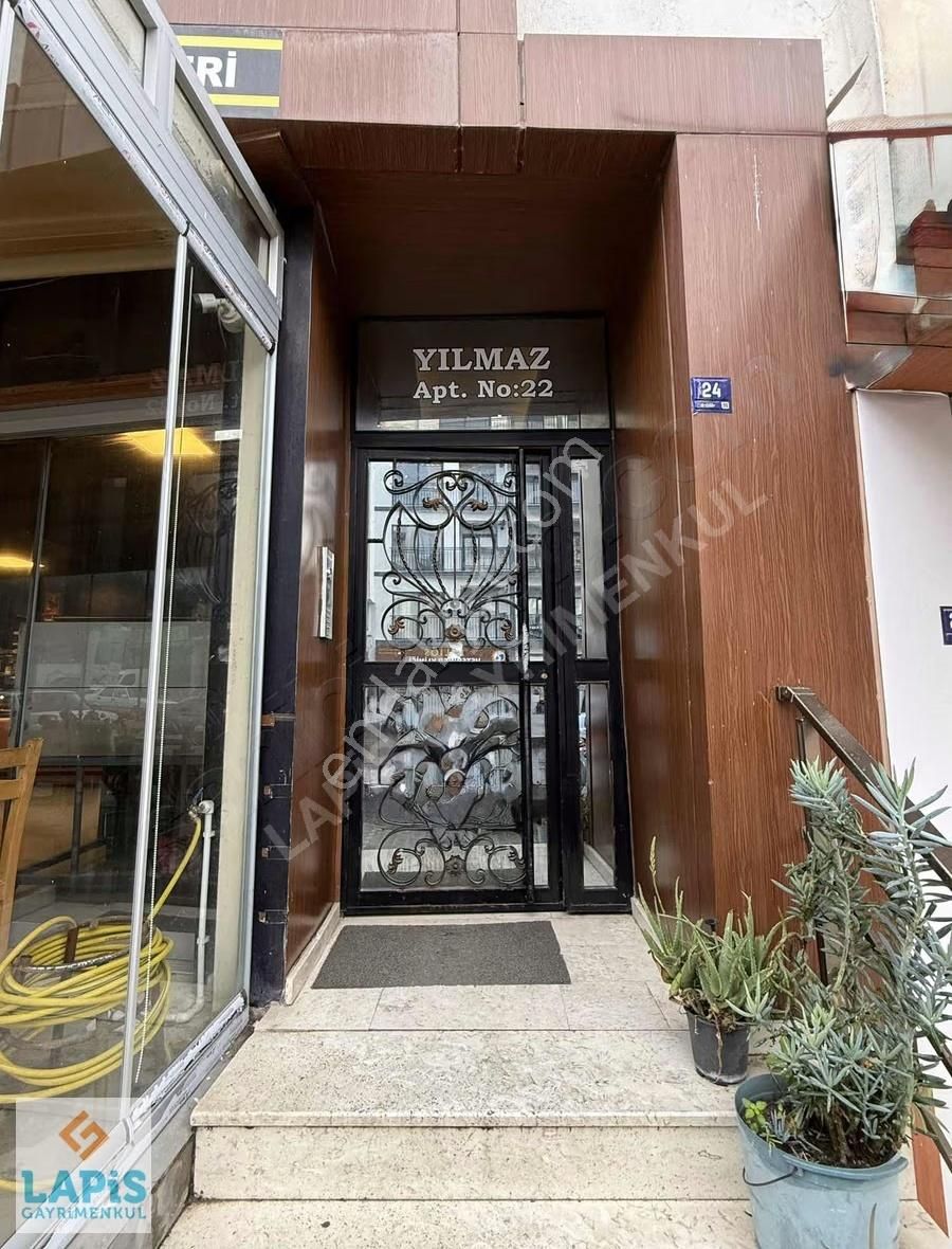 Kuşadası Merkeze Yakın Cadde Üzeri 2+1 Arakat Satılık Daire - Görsel 11