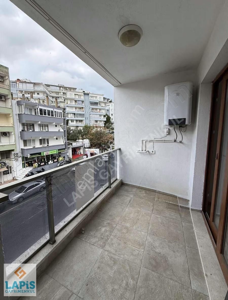 Kuşadası Merkeze Yakın Cadde Üzeri 2+1 Arakat Satılık Daire - Görsel 10