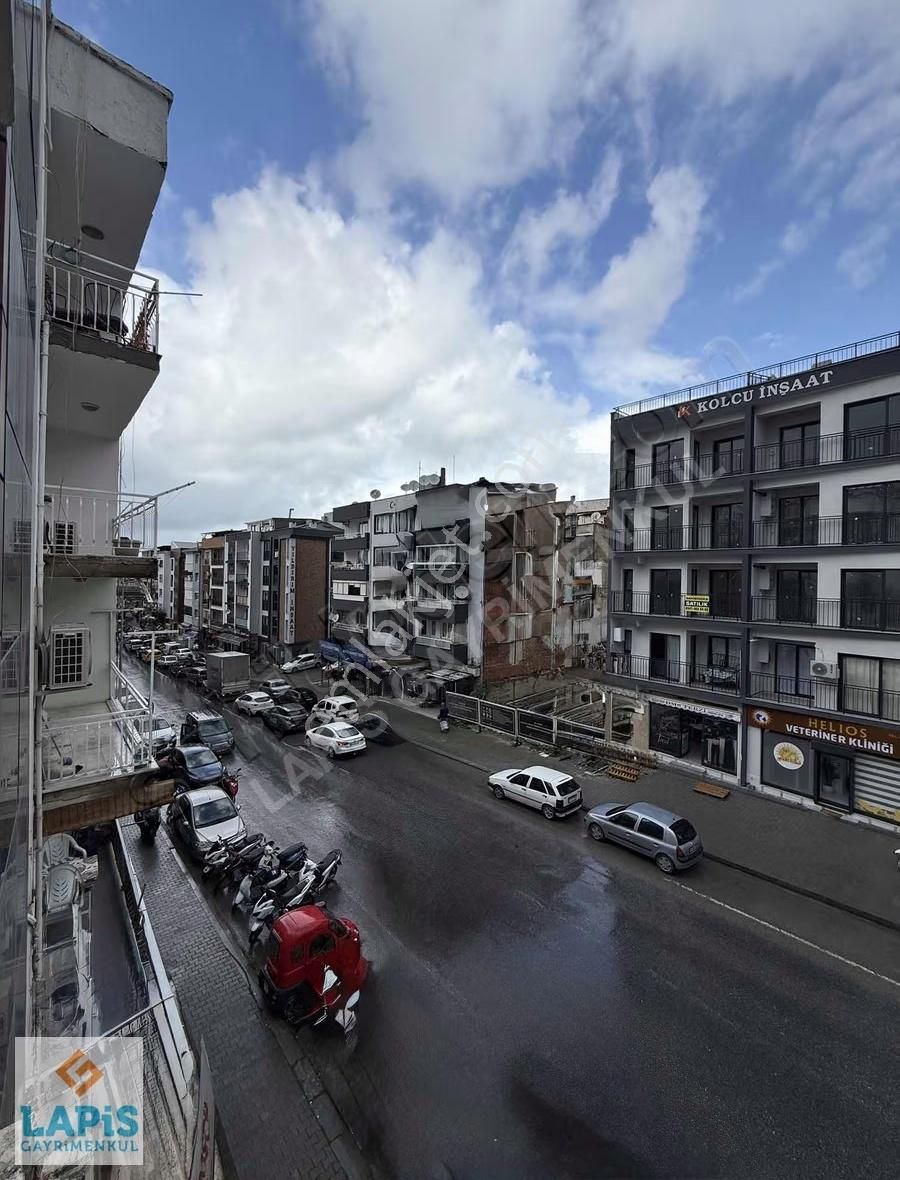 Kuşadası Merkeze Yakın Cadde Üzeri 2+1 Arakat Satılık Daire - Görsel 9