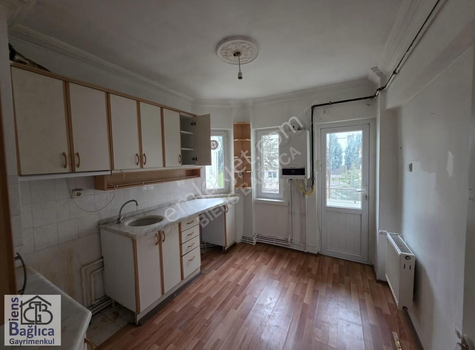 Sincan'da Park Manzaralı, Merkezi Konumda 3+1 Kiralık Daire - Görsel 34