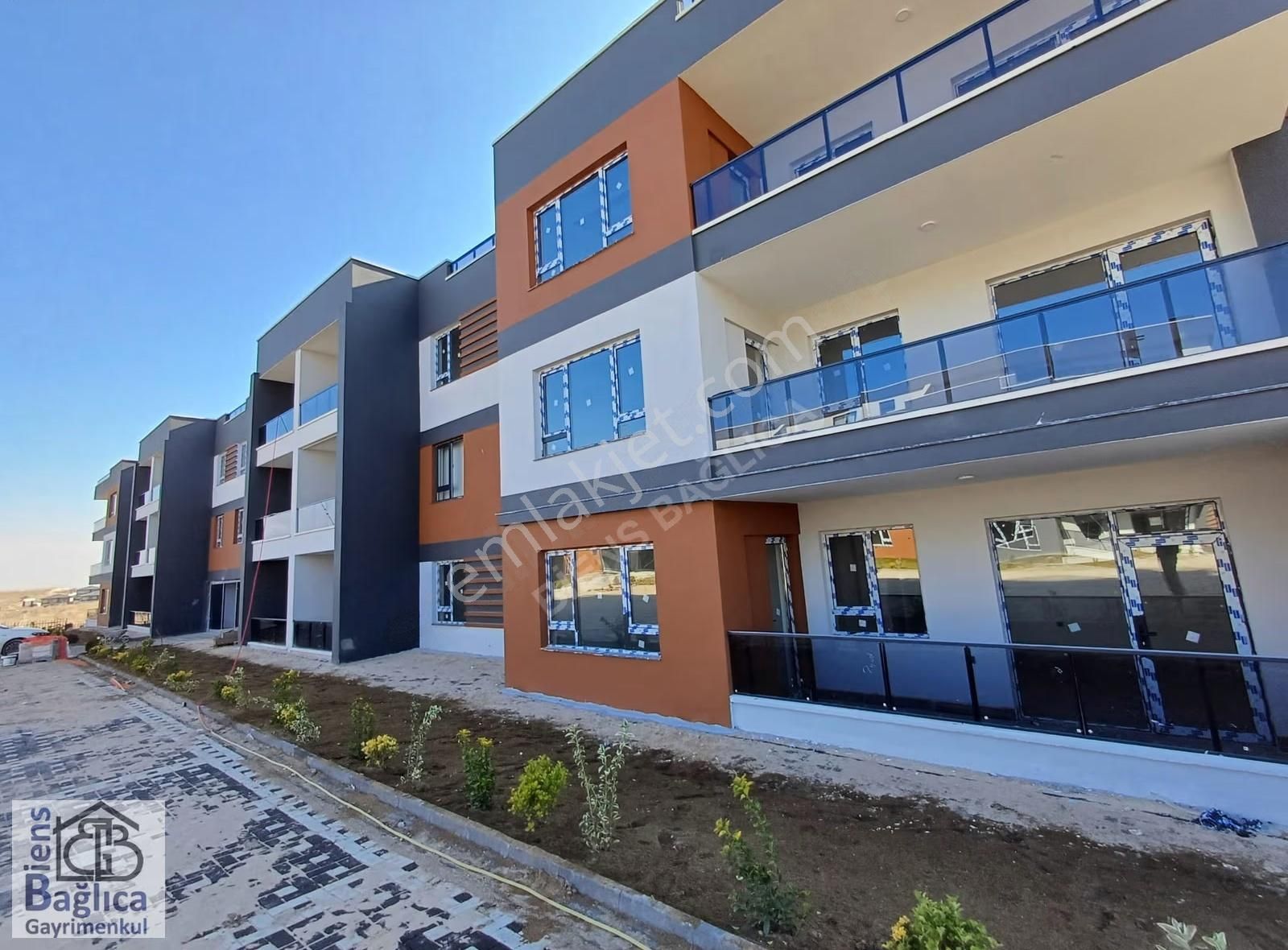 Yeni Bağlıca'da Sıfır, 2+1, Yatay Mimari Site Dairesi