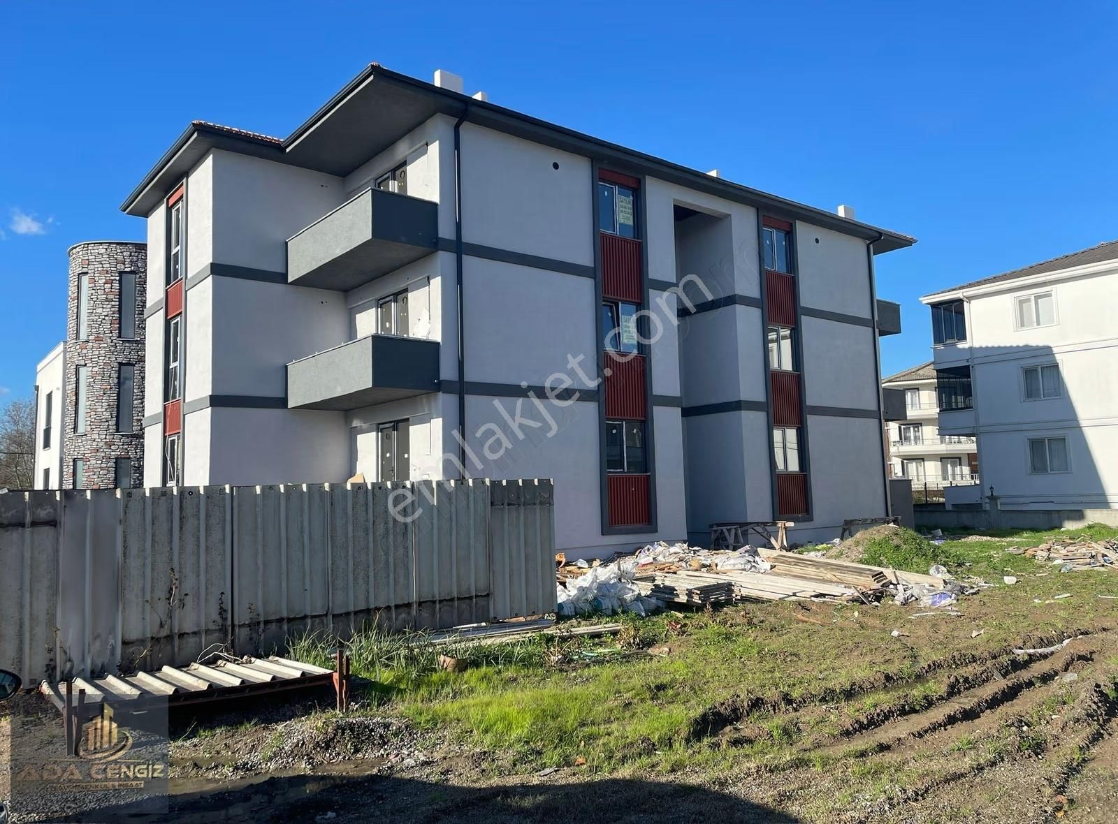Serdivan Yazlıkda 2+1 105m2 Ebeveyn Banyolu Geniş Daire - Görsel 2