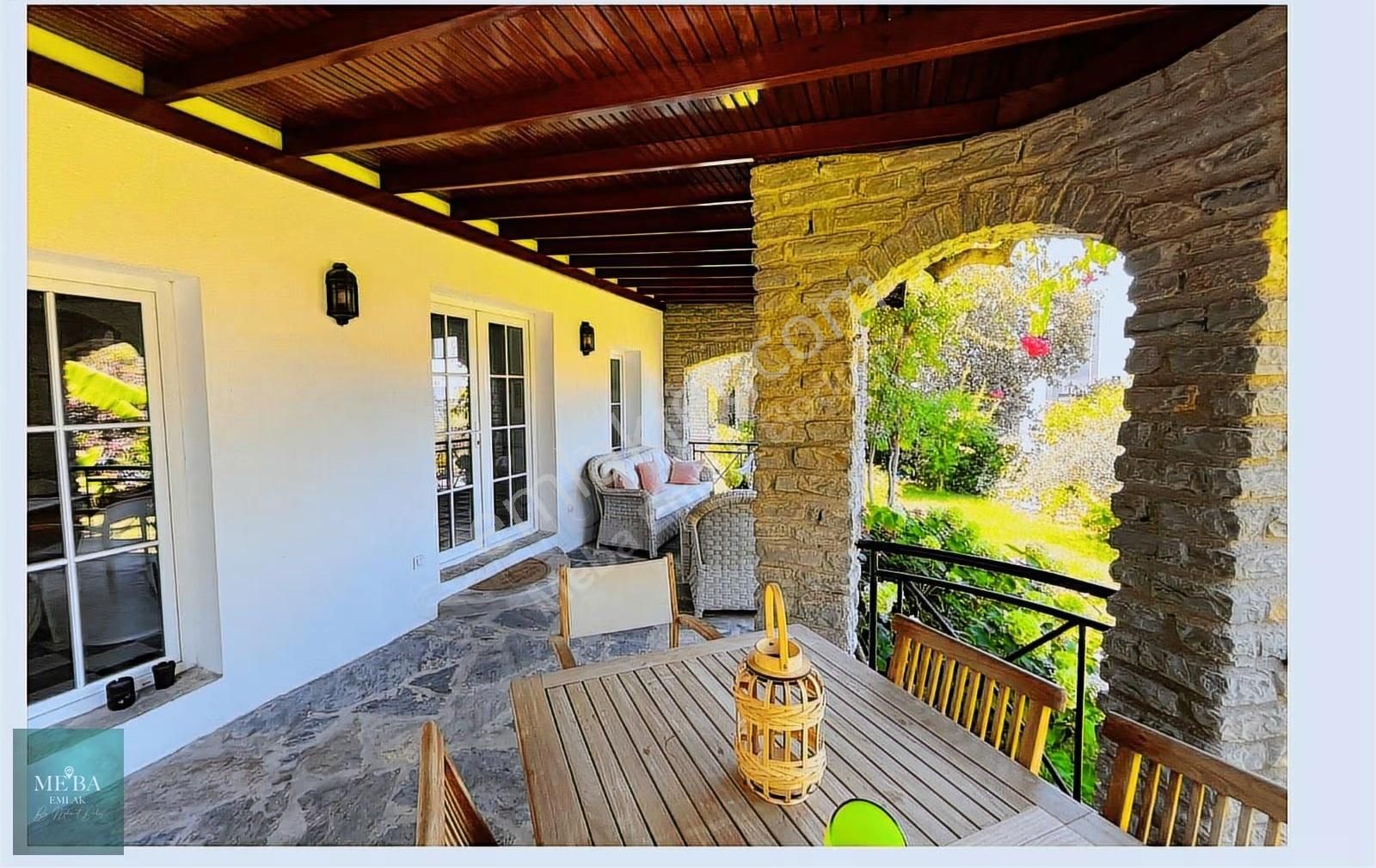 Bodrum Küçükbük'te Satılık 3,5+1 Eşyalı Taş Villa - Görsel 19