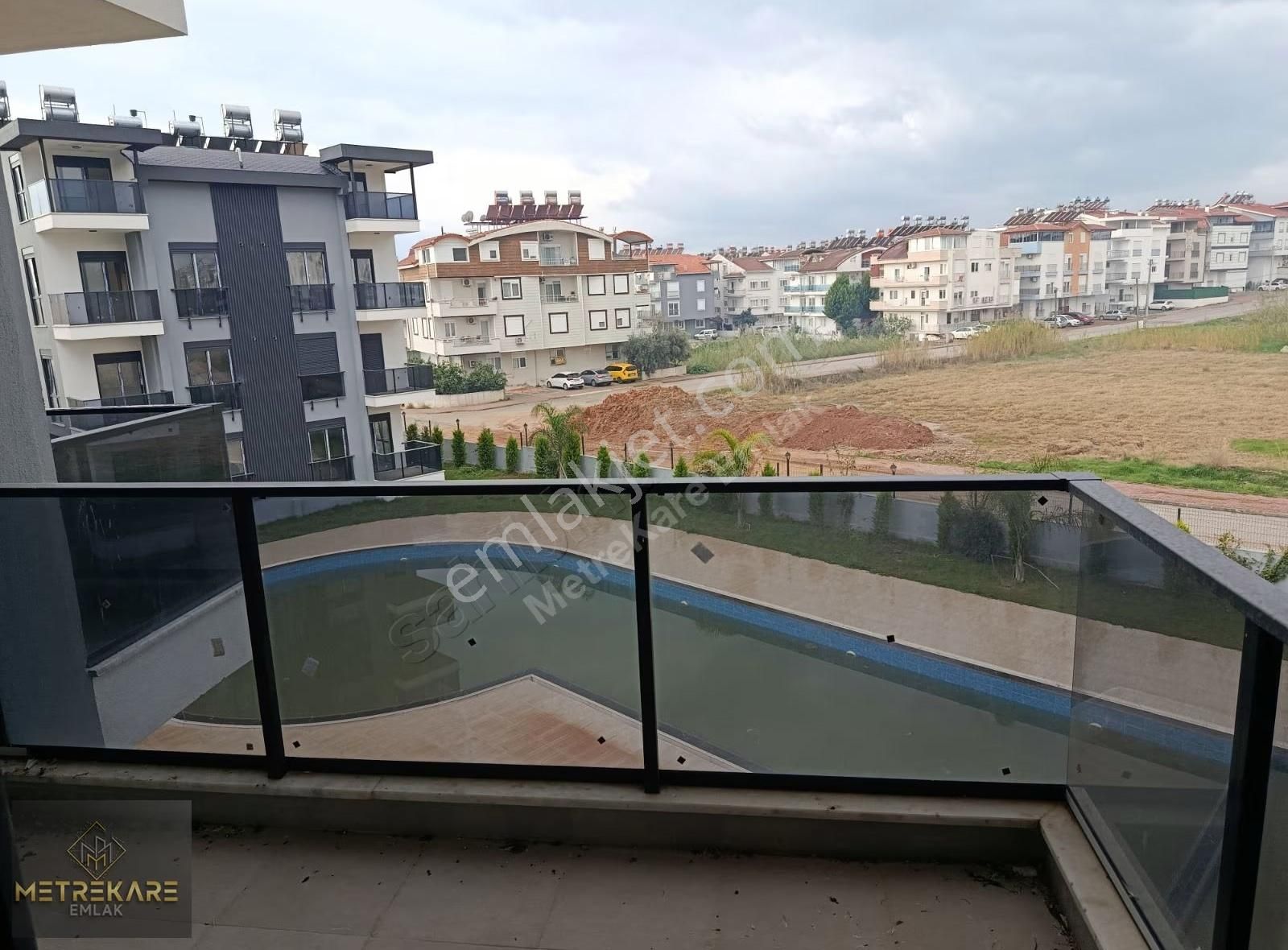 Metrekare Emlak'tan Ilıca Da 1+1 Site İçi Kiralık Daire