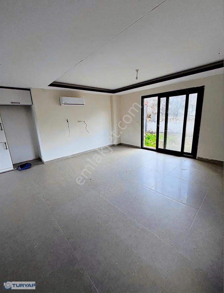 M Yeniköy Mahallesinde Fırsat 3+1 Villa - Görsel 2