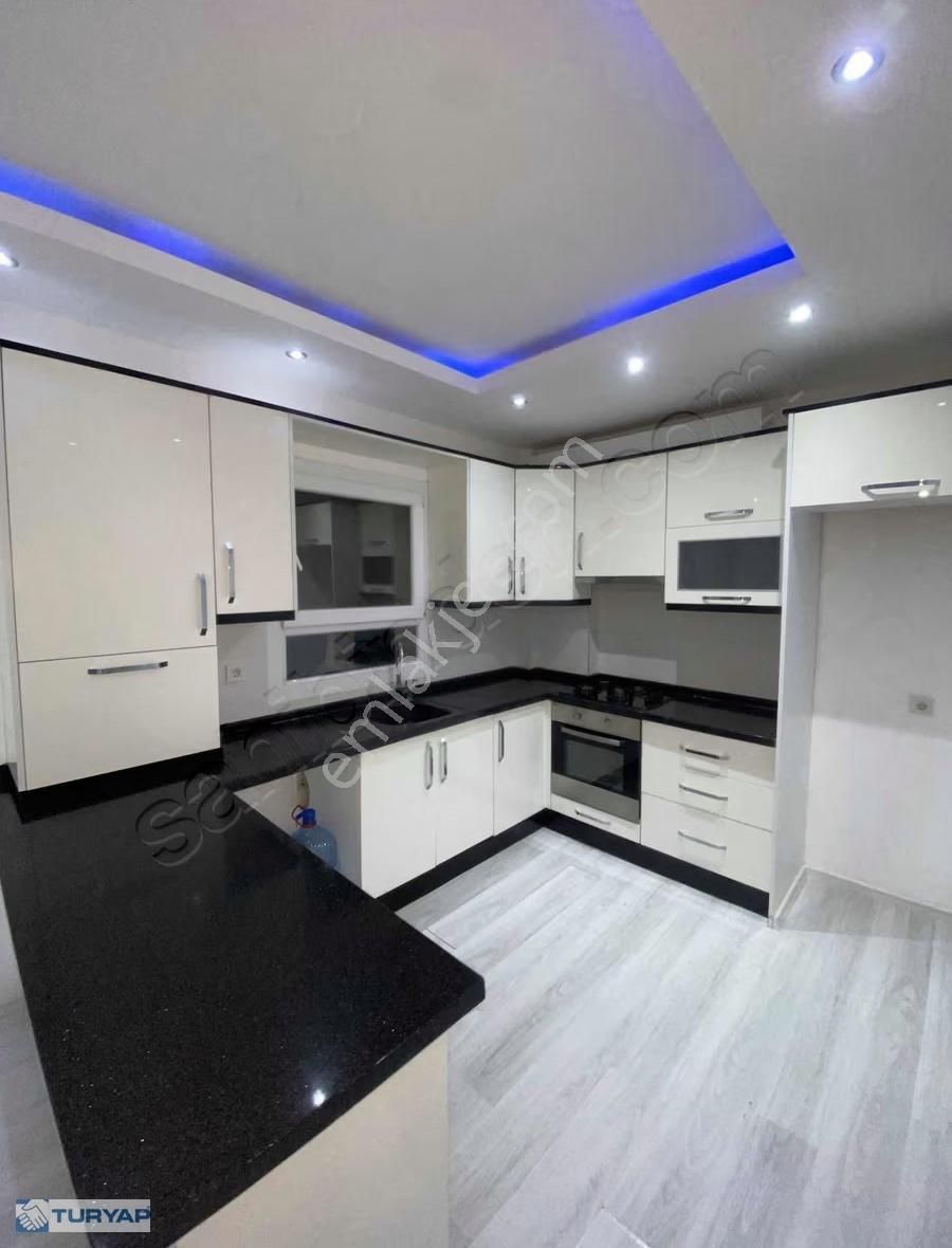 Mumcular Tam Merkezde Satılık 3 + 1 Daire