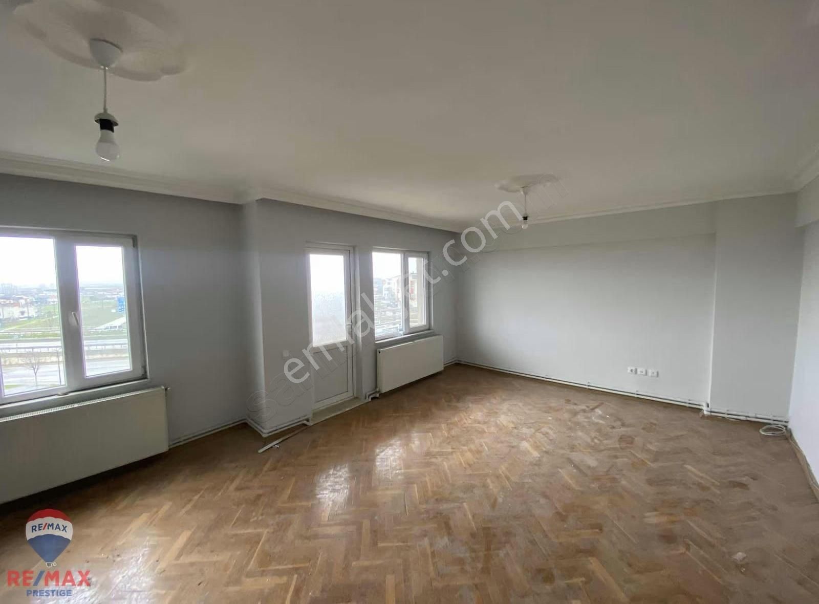 Biga / Şirintepe Mah.mutlu Sitesi Tadilatlı Ara Kat 3+1 Kiralık