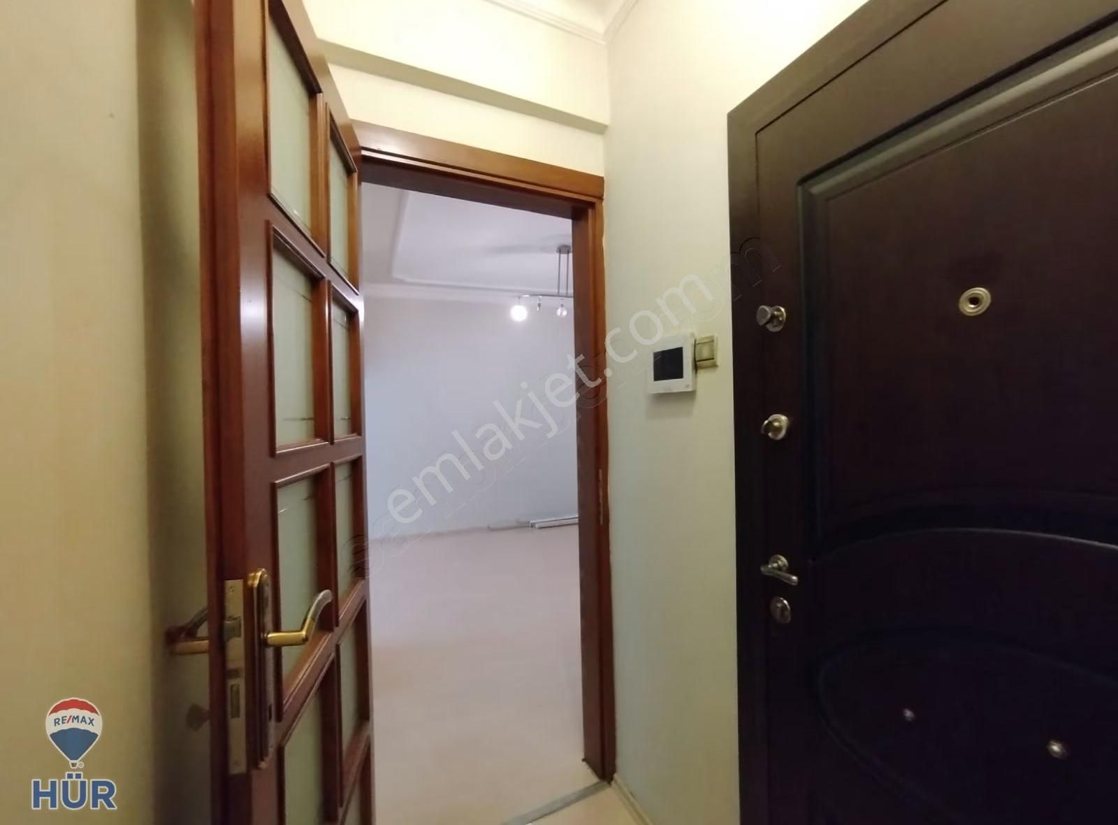 Remax Hür Yeşim Kara'dan Merkezde Teraslı Jakuzili Kiralık Dair - Görsel 25