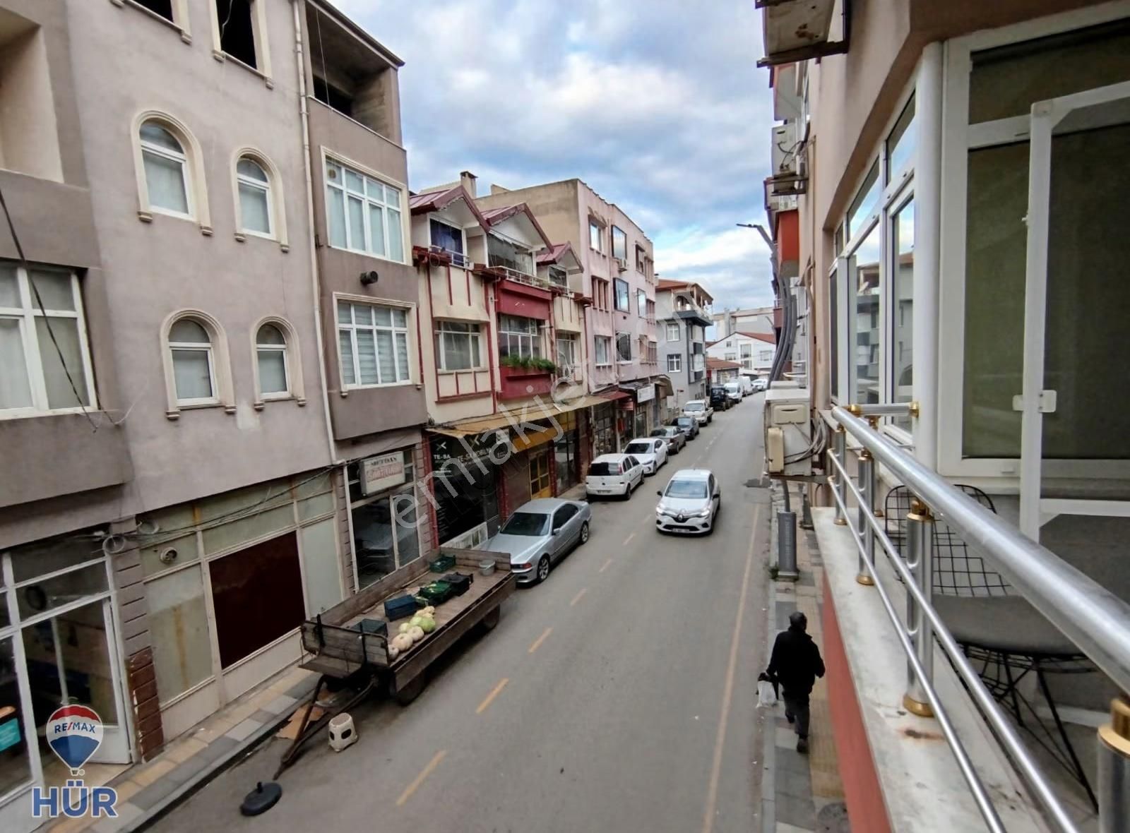 Remax Hür Yeşim Kara'dan Merkezde Teraslı Jakuzili Kiralık Dair - Görsel 23