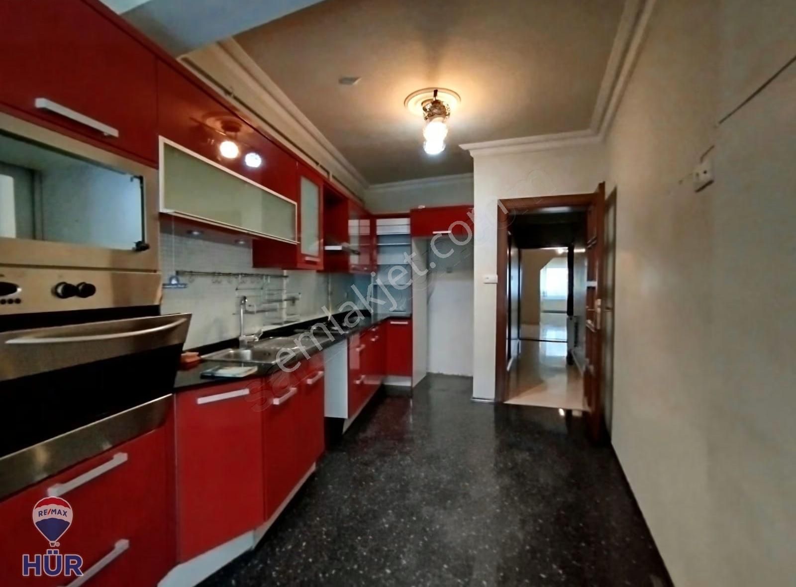 Remax Hür Yeşim Kara'dan Merkezde Teraslı Jakuzili Kiralık Dair - Görsel 18