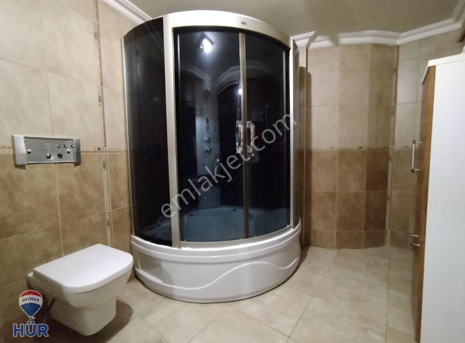 Remax Hür Yeşim Kara'dan Merkezde Teraslı Jakuzili Kiralık Dair - Görsel 4