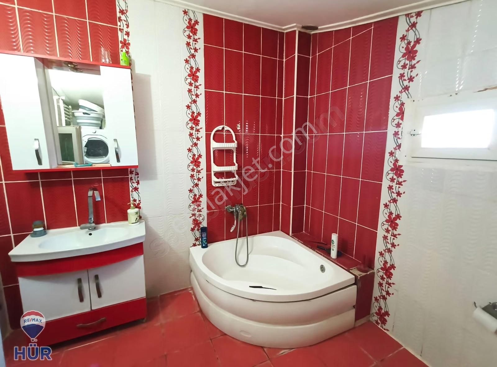 Remax Hür Özlem Şimşek'ten Sapancada Fırsat Triplex Villa - Görsel 7