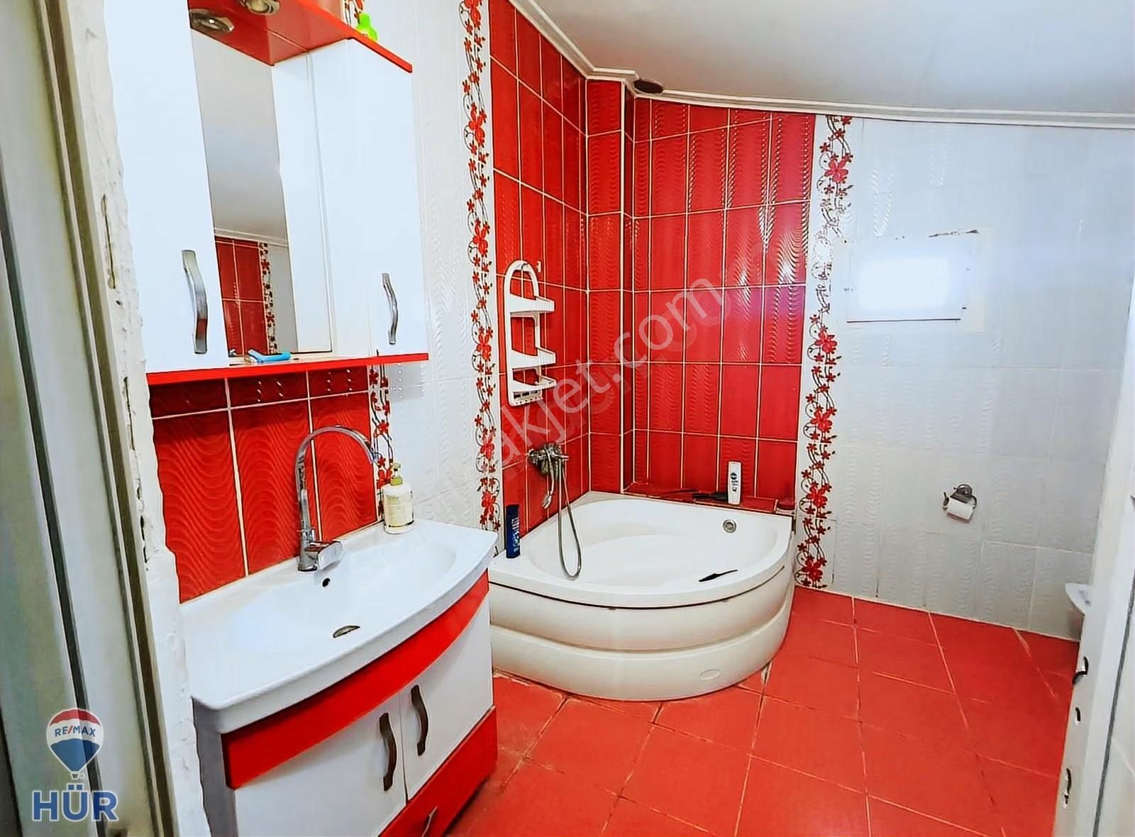 Remax Hür Özlem Şimşek'ten Sapancada Fırsat Triplex Villa - Görsel 22