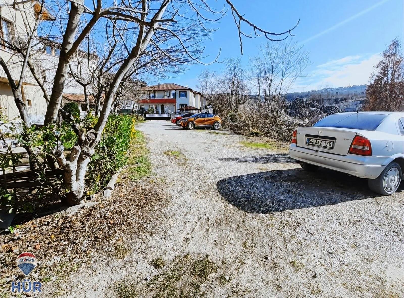 Remax Hür Özlem Şimşek'ten Sapancada Fırsat Triplex Villa - Görsel 9