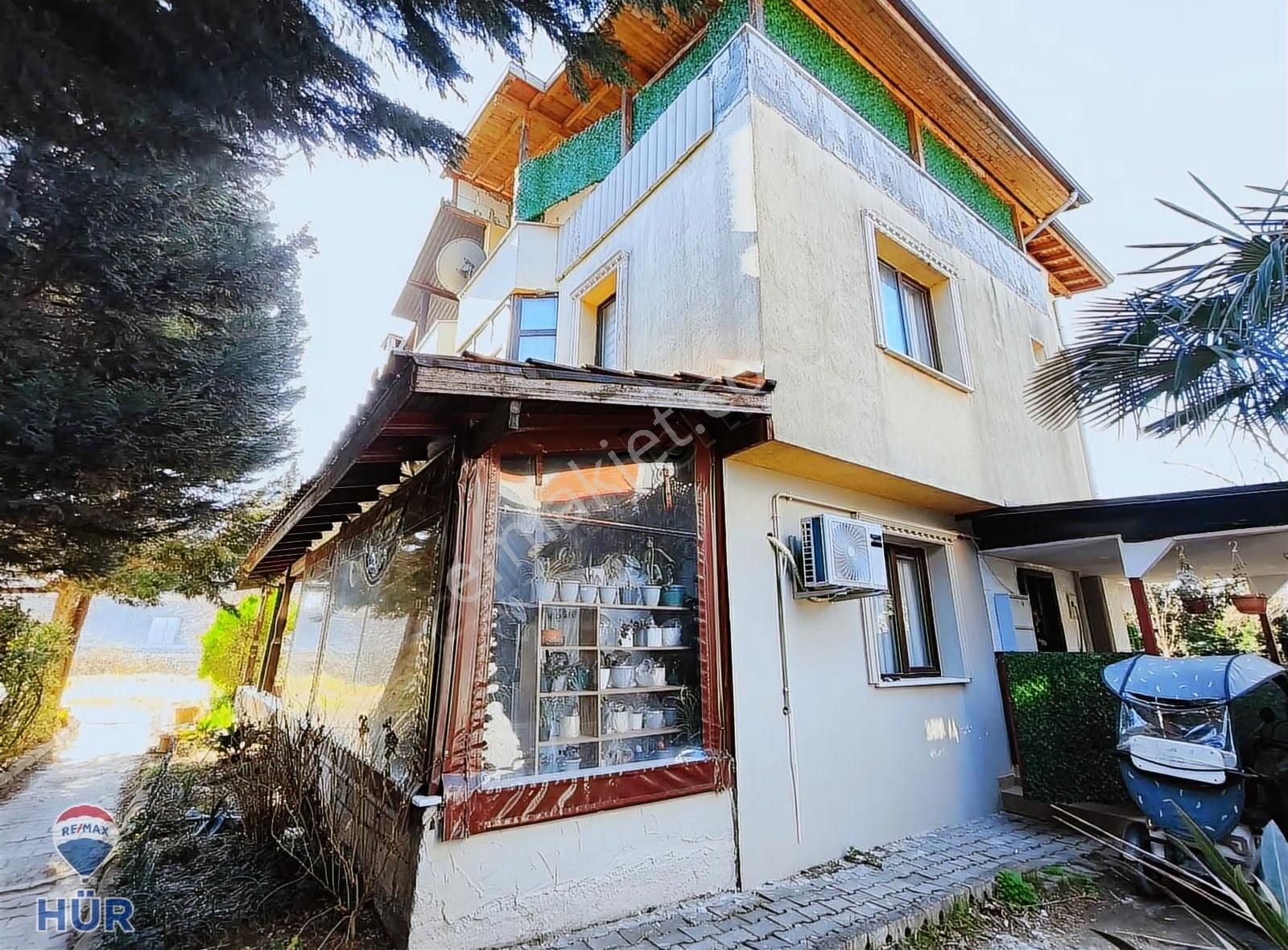 Remax Hür Özlem Şimşek'ten Sapancada Fırsat Triplex Villa - Görsel 18