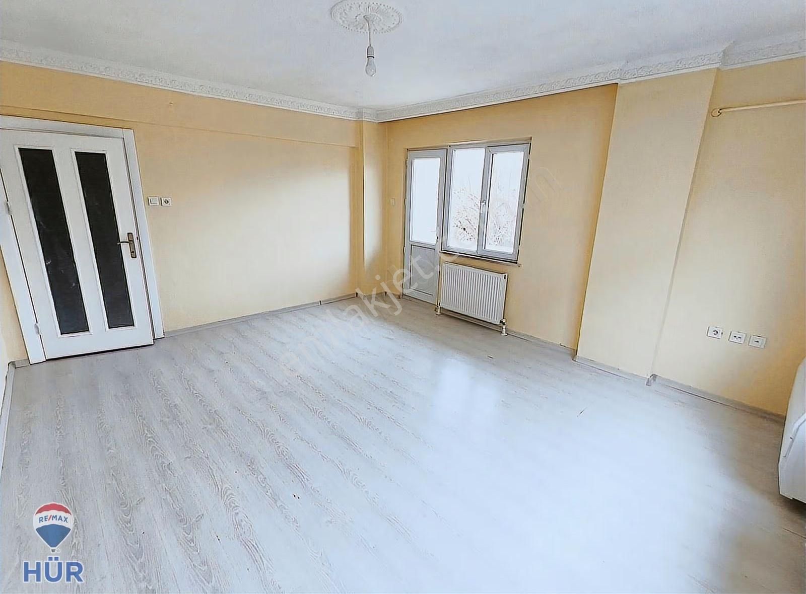 Remax Hür Özlem Şimşek'ten Arifiye'de Kiralık 3+1 Daire - Görsel 13