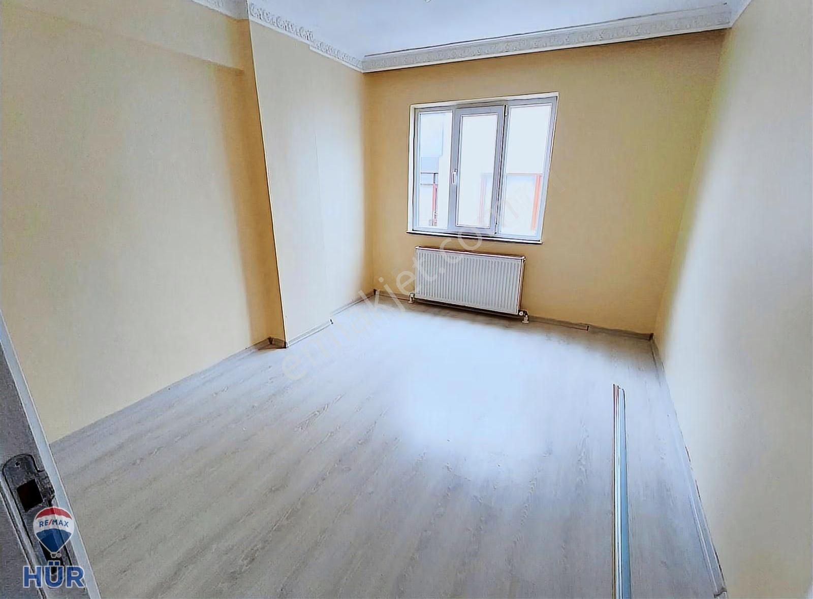 Remax Hür Özlem Şimşek'ten Arifiye'de Kiralık 3+1 Daire - Görsel 3