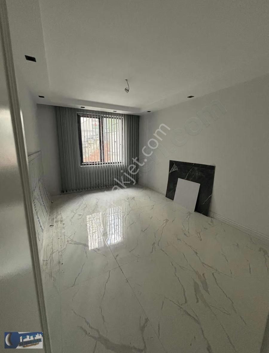 Sezer Emlaktan Mimar Sinan Mahallesinde Satılık 1+1 - Görsel 4