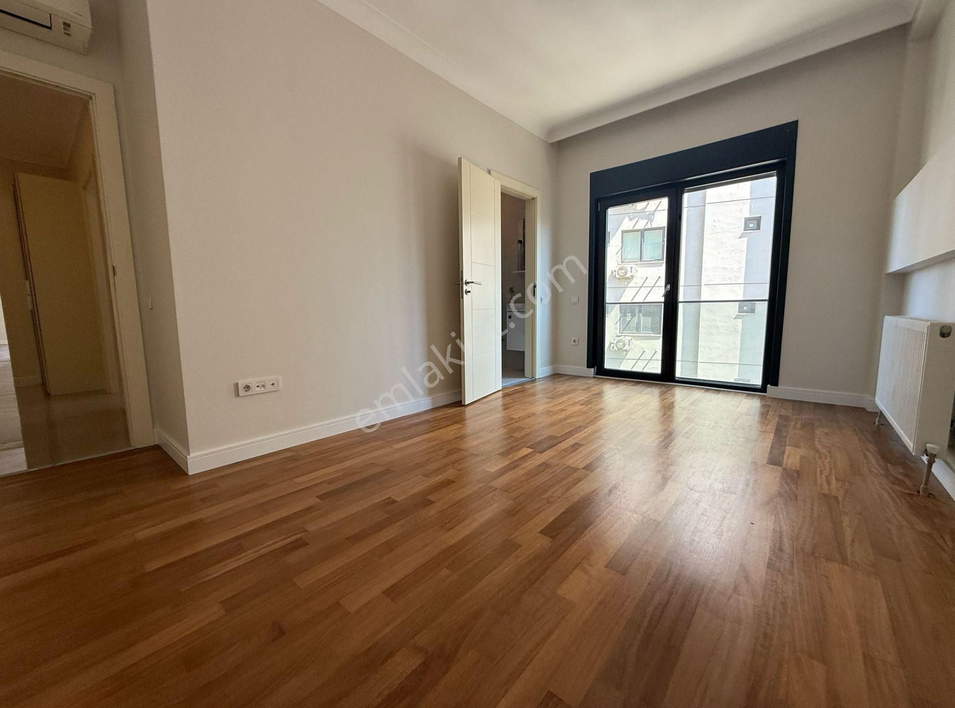 Suadiye'de Feride Geçidine Ve Caddeye Çok Yakın Satılık 3+1 Net 103 M2 Daire - Görsel 15