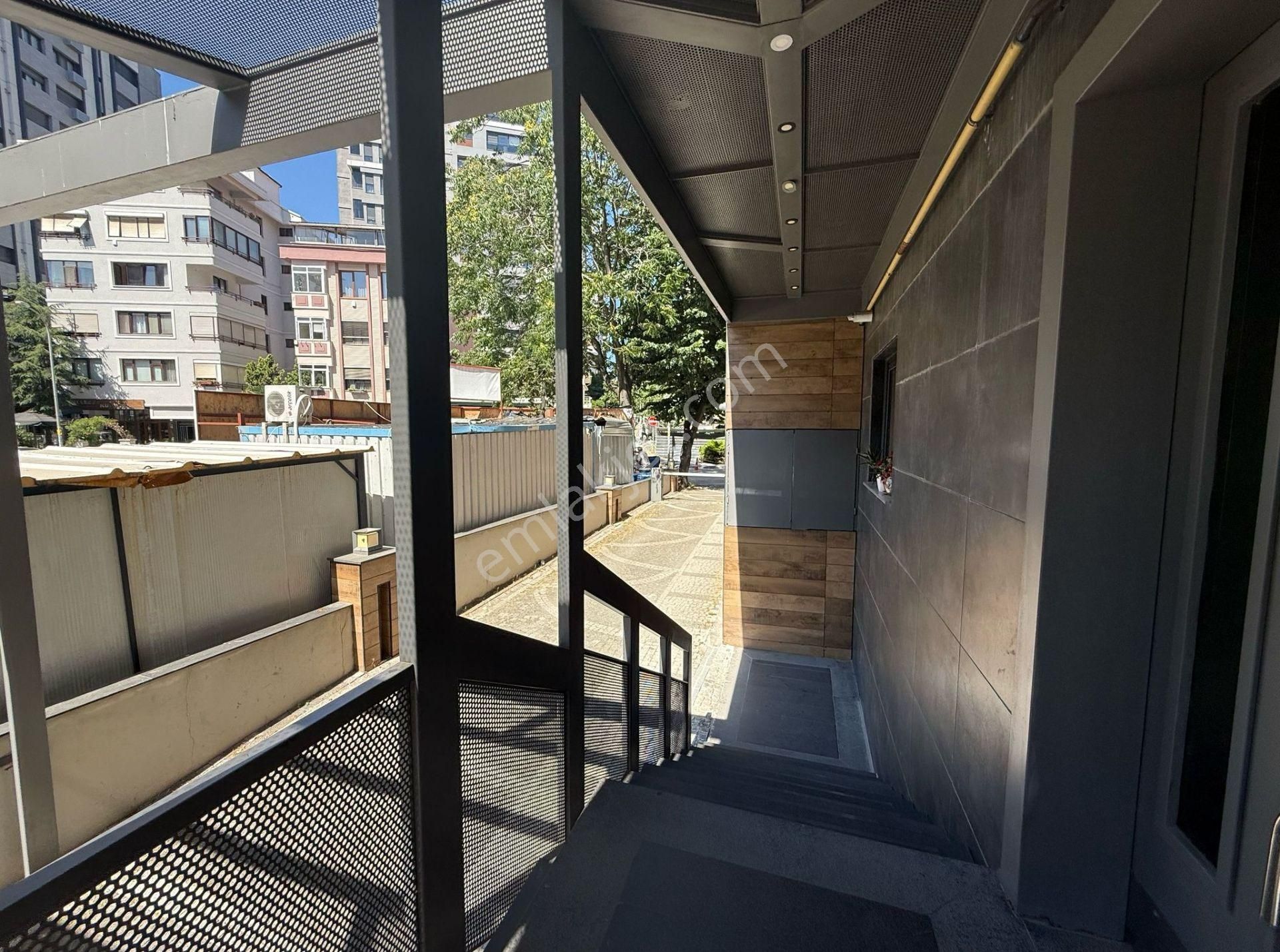 Suadiye'de Feride Geçidine Ve Caddeye Çok Yakın Satılık 3+1 Net 103 M2 Daire - Görsel 7