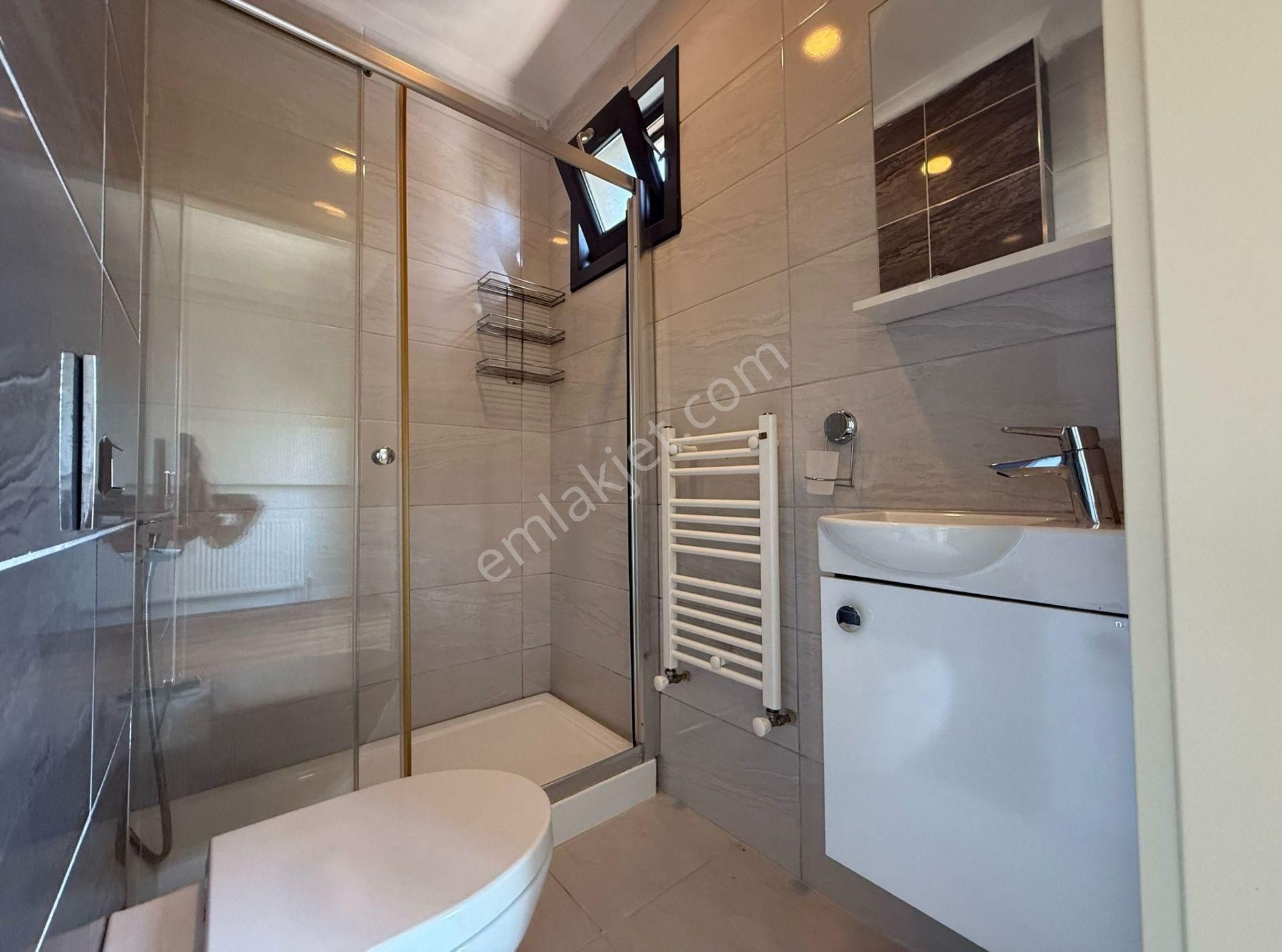 Suadiye'de Feride Geçidine Ve Caddeye Çok Yakın Satılık 3+1 Net 103 M2 Daire - Görsel 27