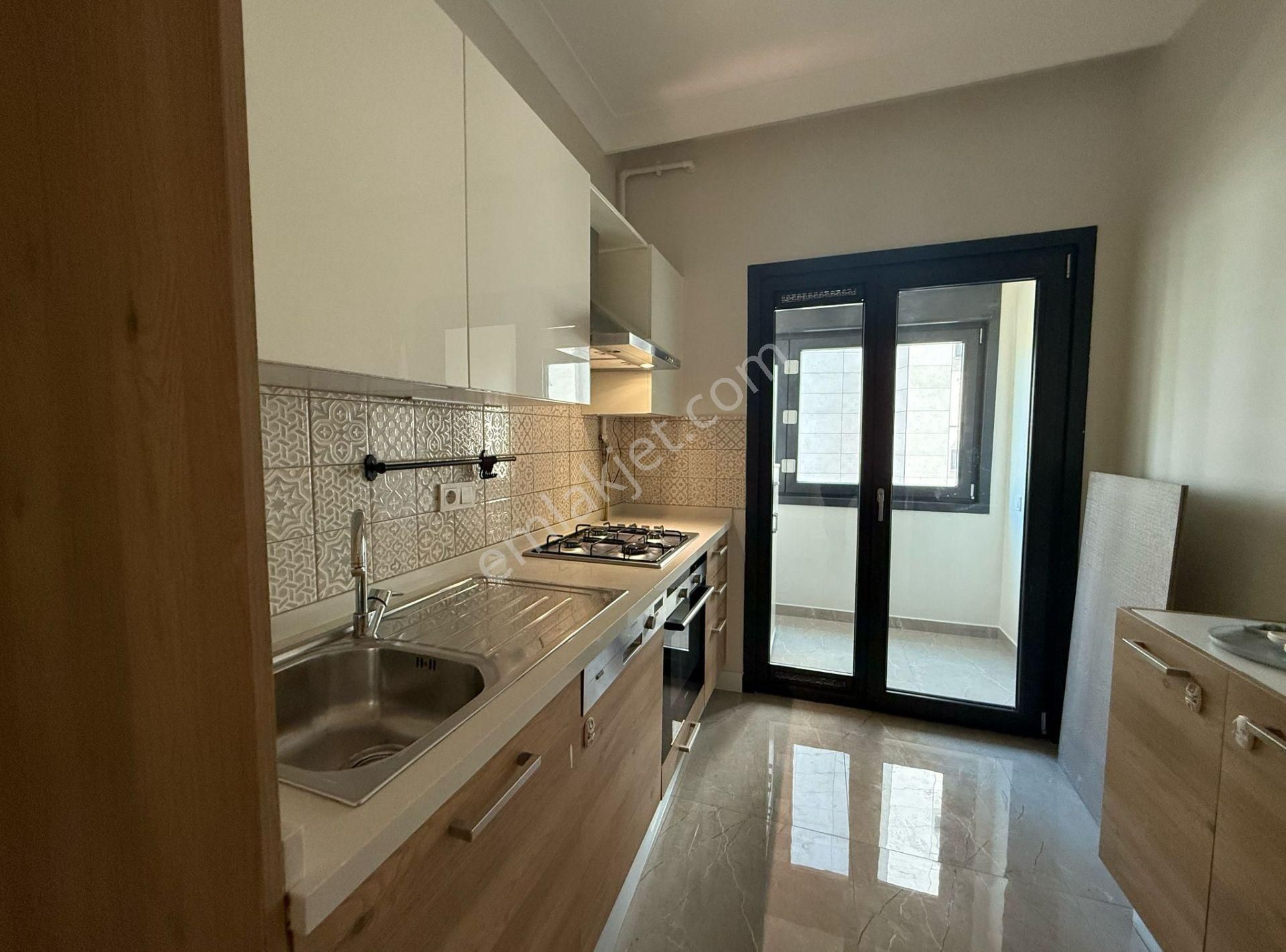 Suadiye'de Feride Geçidine Ve Caddeye Çok Yakın Satılık 3+1 Net 103 M2 Daire - Görsel 19