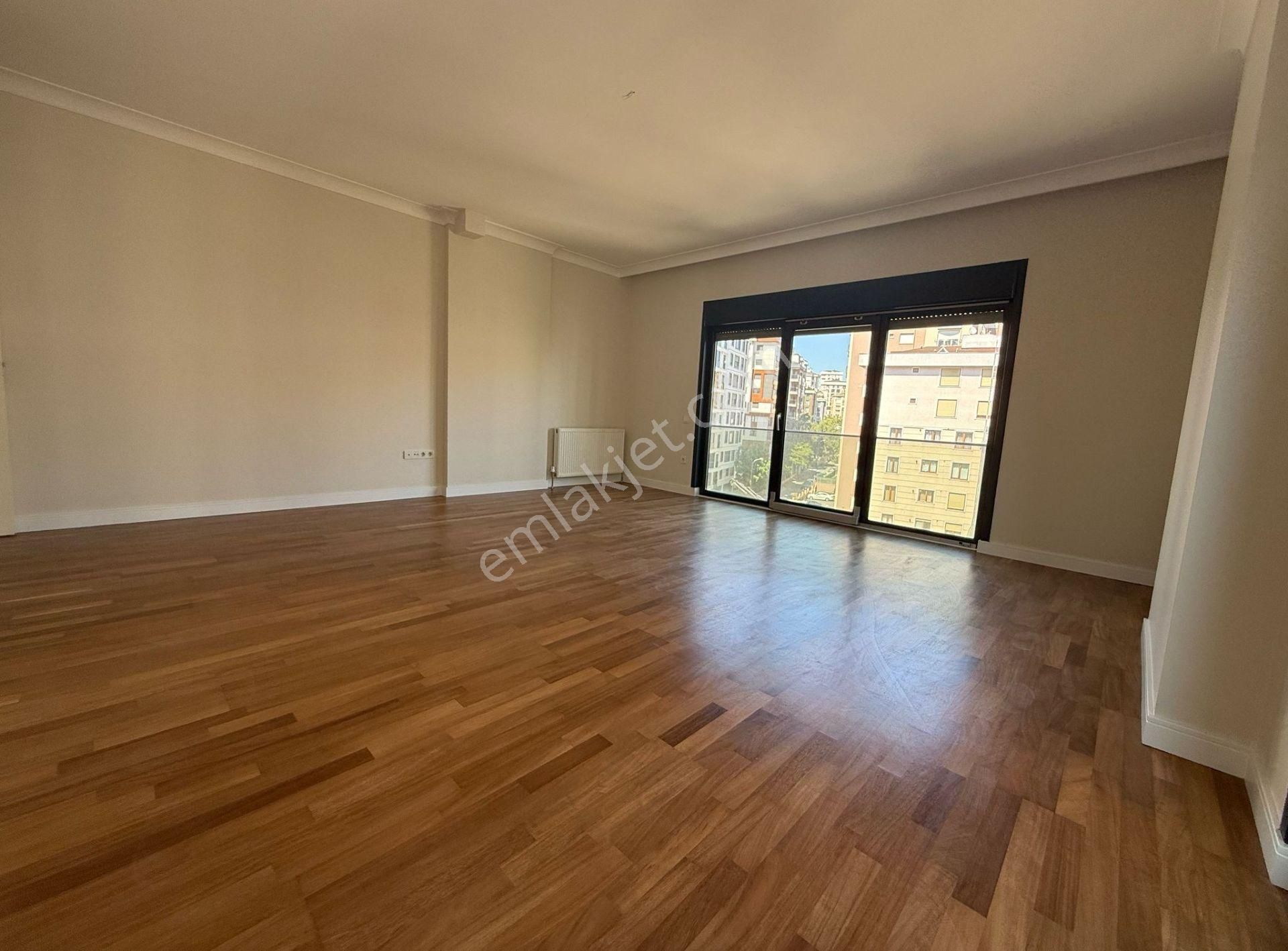 Suadiye'de Feride Geçidine Ve Caddeye Çok Yakın Satılık 3+1 Net 103 M2 Daire - Görsel 12