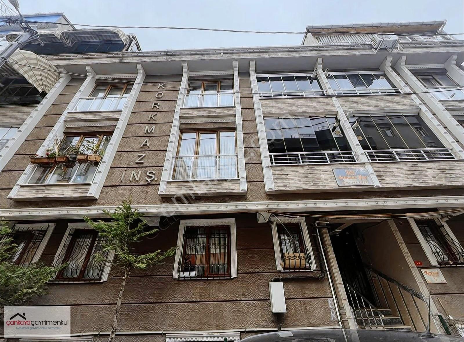 Halkalının En Merkezi Yerinde 1+1 Tek Daire Üzerine Bahçekat!!